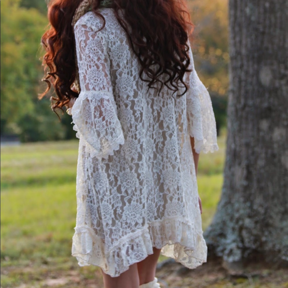 Beautiful Lady Noiz Lace ruffles Tunic